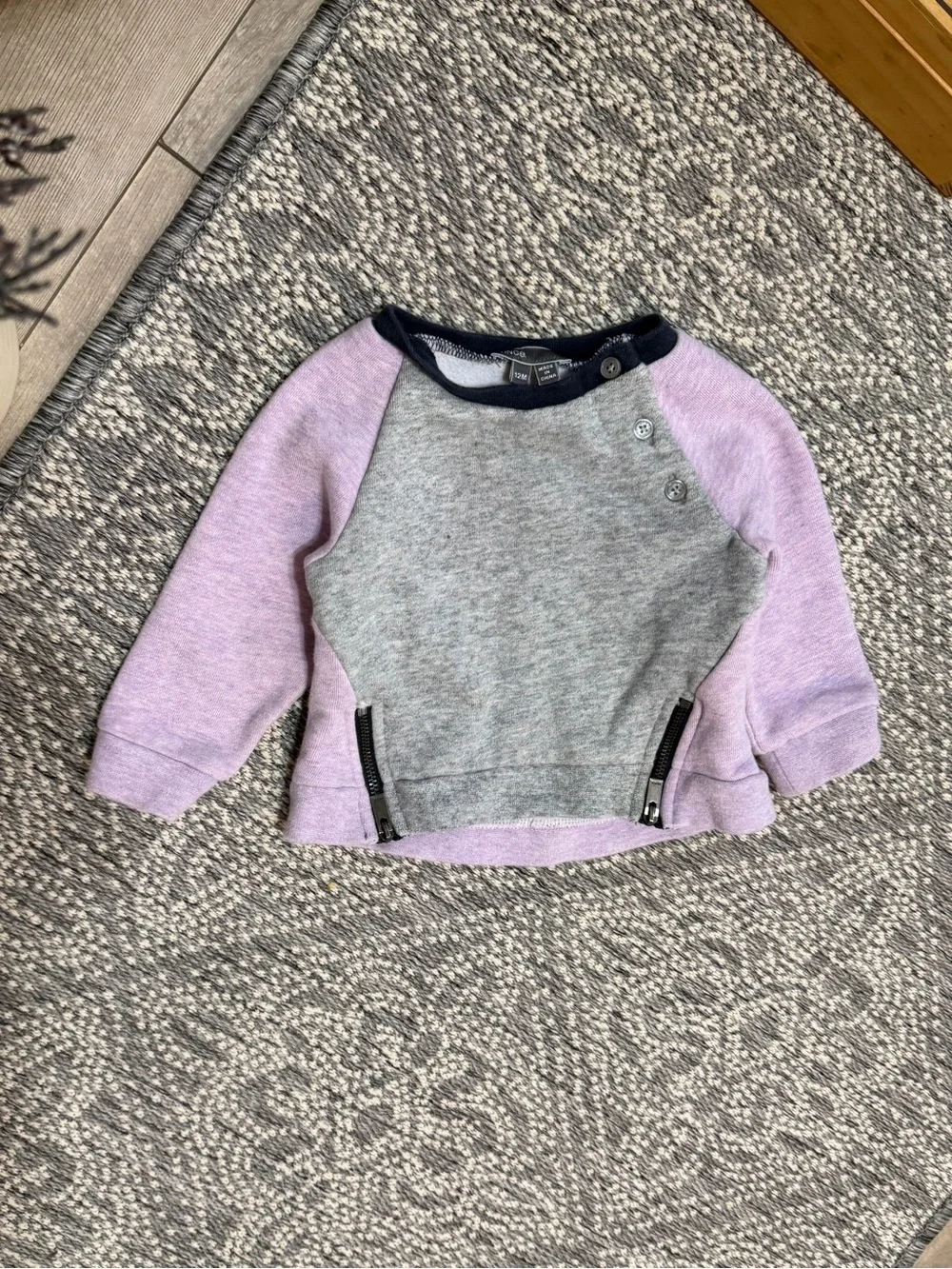Vince Designer Baby Girl Color Block Sweatshirt Lavender & Grey Size 12 Months